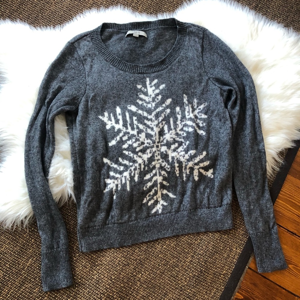 LOFT Snowflake sweater | Size L
